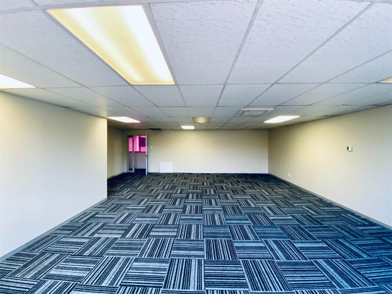 2430  m² Office Space in Lynnwood photo number 9