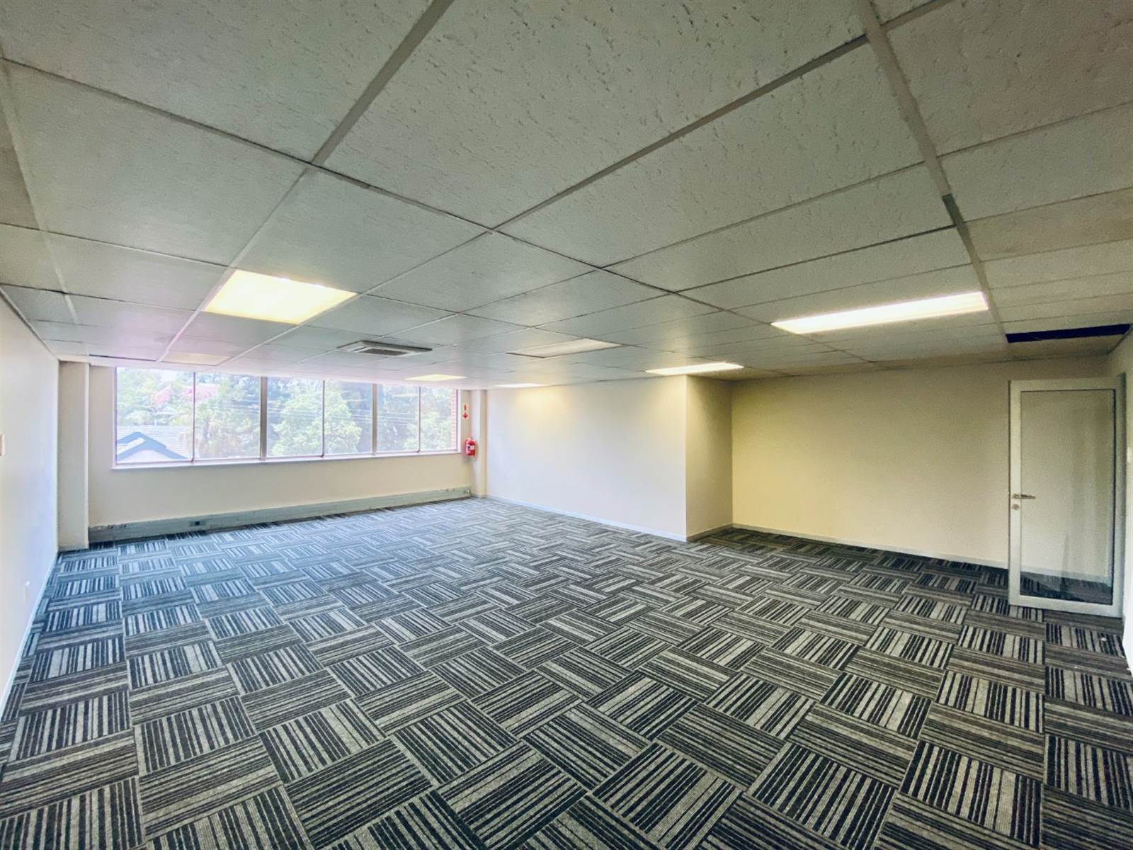 2430  m² Office Space in Lynnwood photo number 14