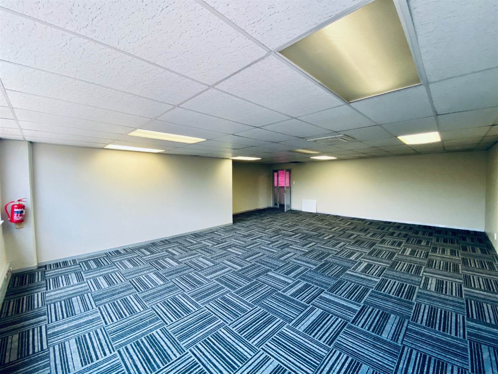 2430  m² Office Space in Lynnwood photo number 16