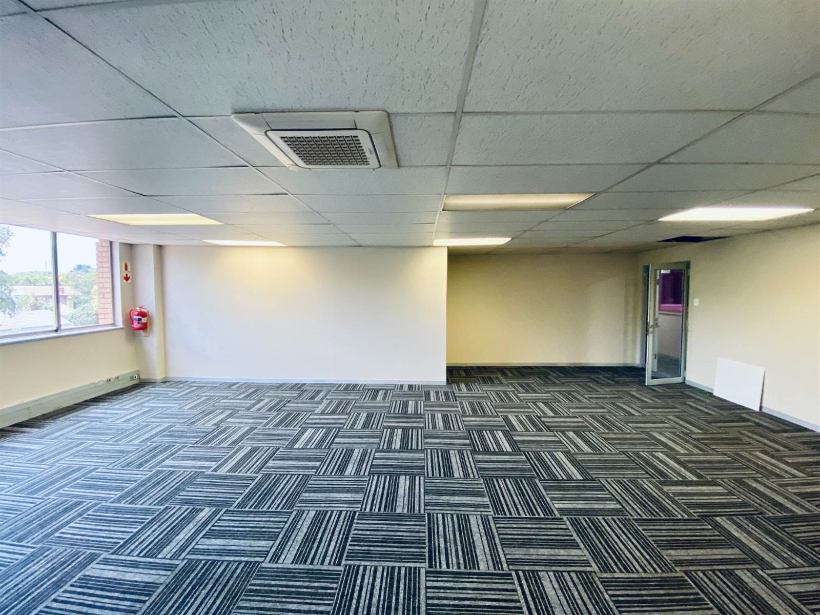 2430  m² Office Space in Lynnwood photo number 8