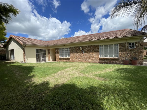3 Bedroom Townhouse 3 Bedroom Townhouse