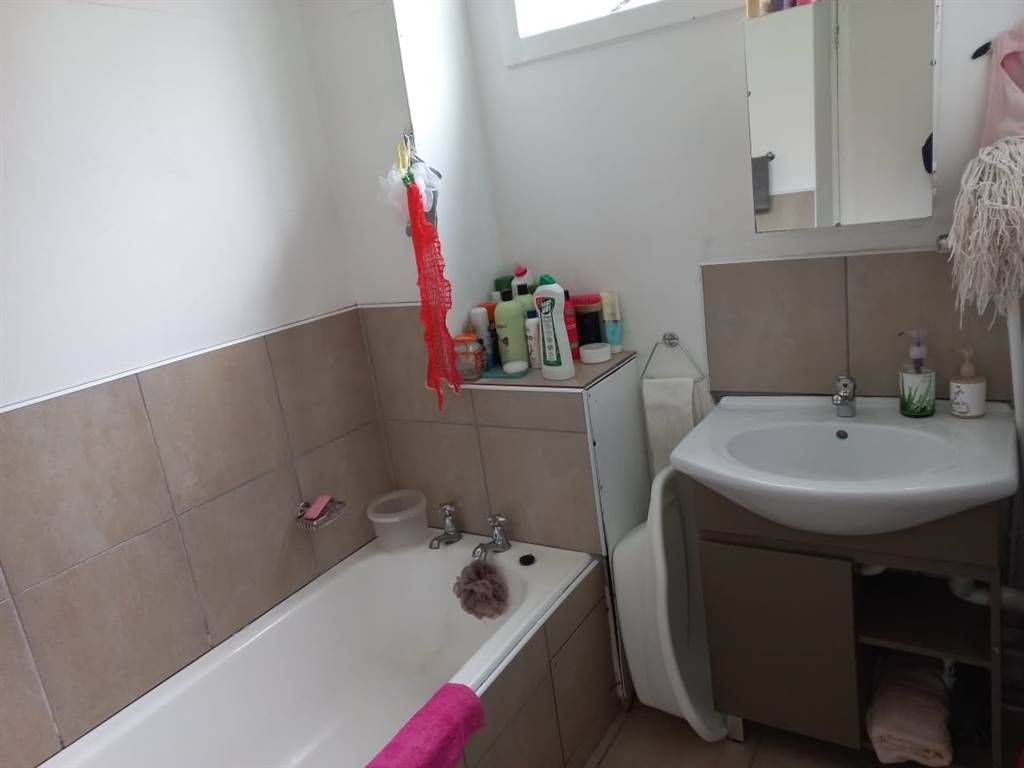 2 Bed Flat in New Germany photo number 13