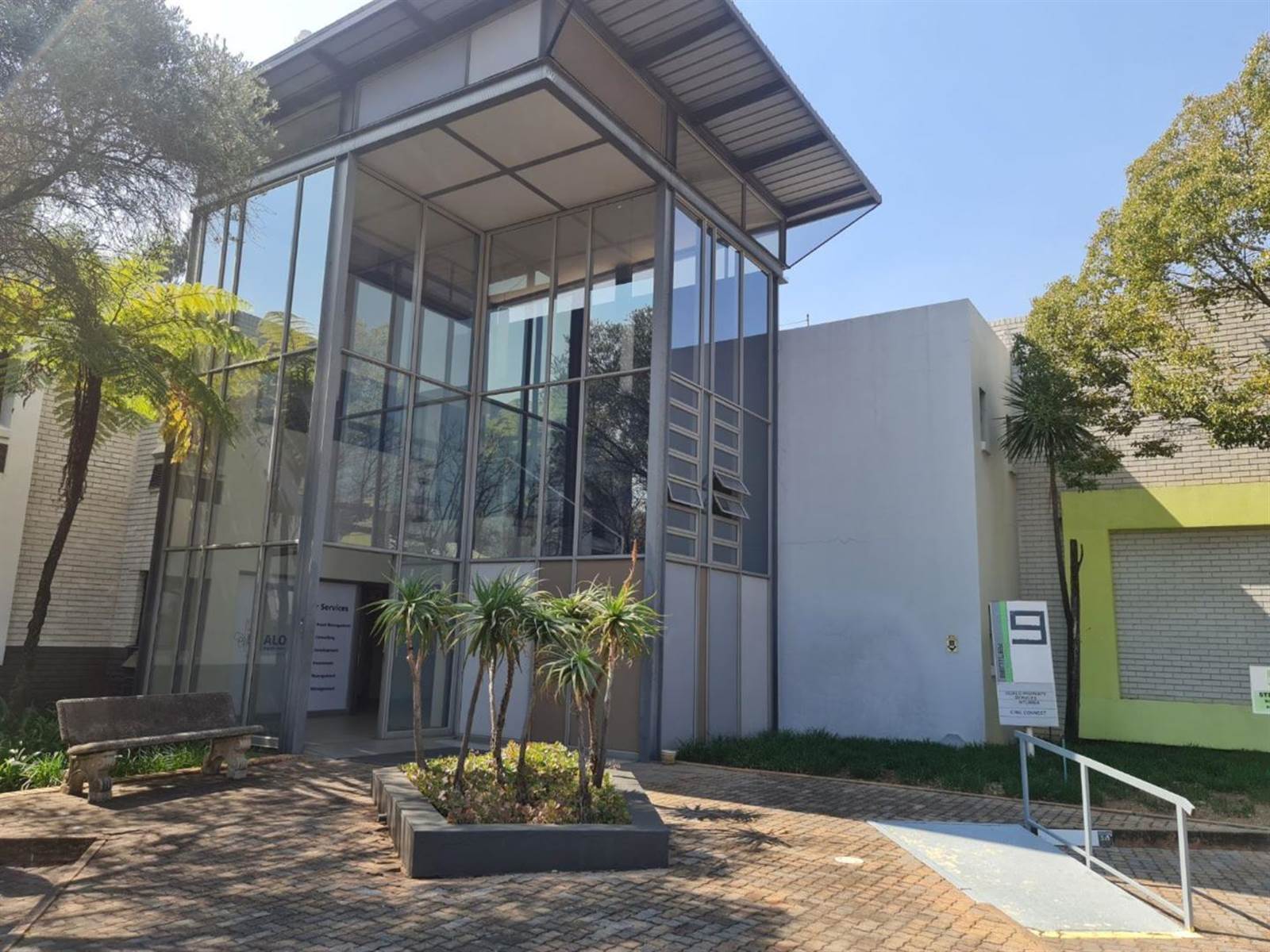 239.18  m² Commercial space in Rivonia photo number 1