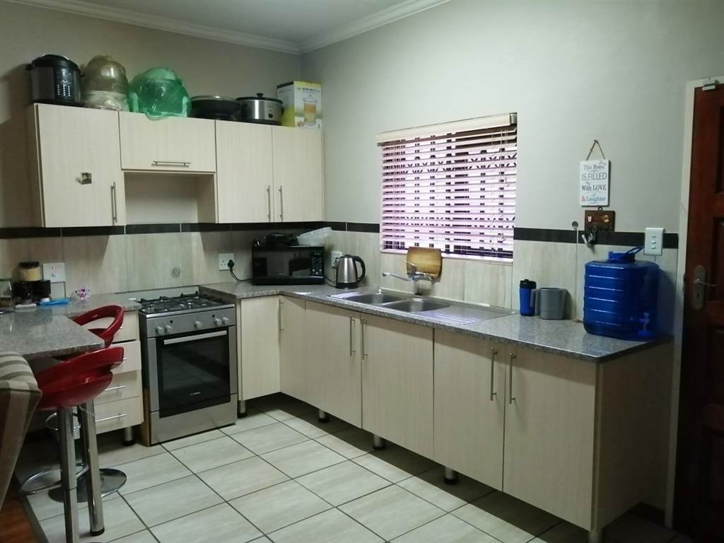 3 Bed House in Trichardt photo number 2