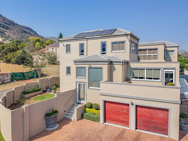 6 Bedroom House
