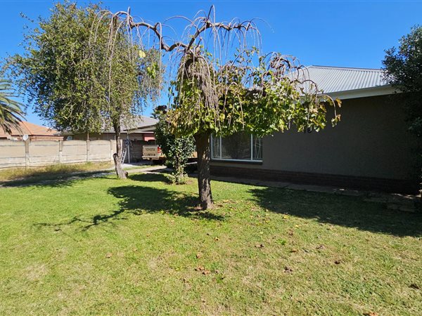 4 Bedroom House 4 Bedroom House