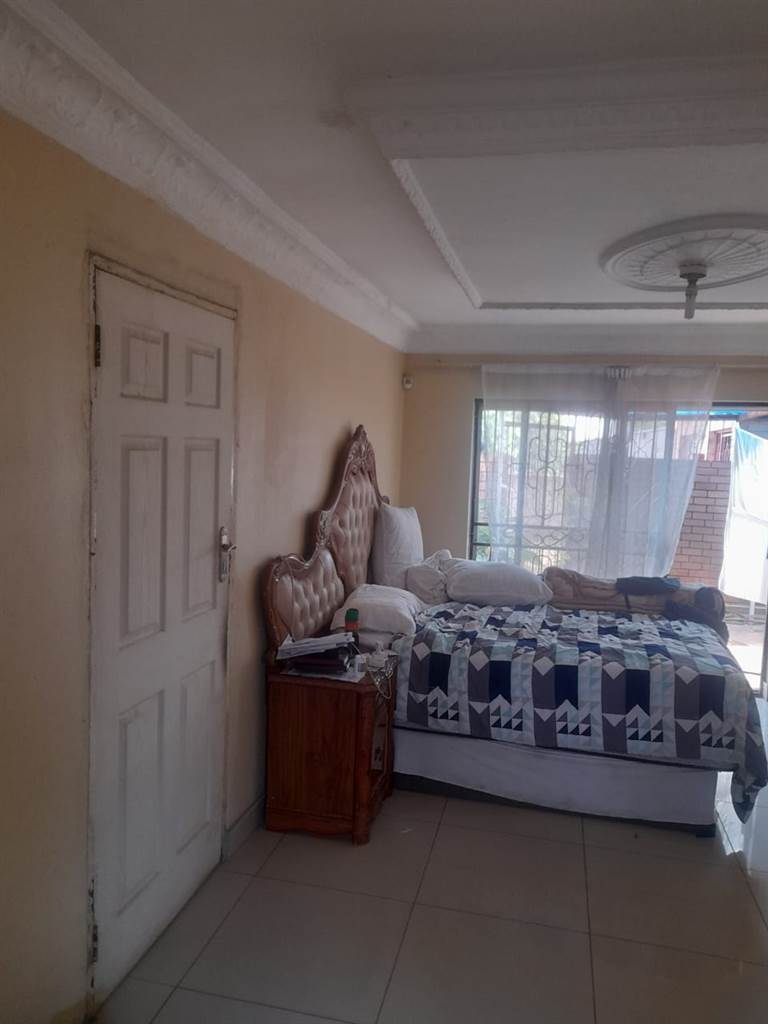 4 Bed House in Soshanguve photo number 10