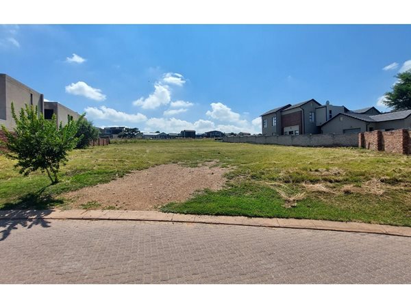 1202 m² Land available in Copperleaf