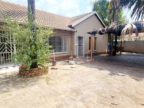 3 Bedroom House 3 Bedroom House