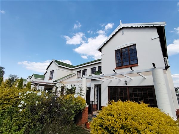 3 Bedroom Townhouse 3 Bedroom Townhouse