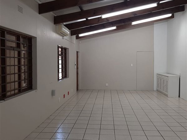 84  m² Commercial space