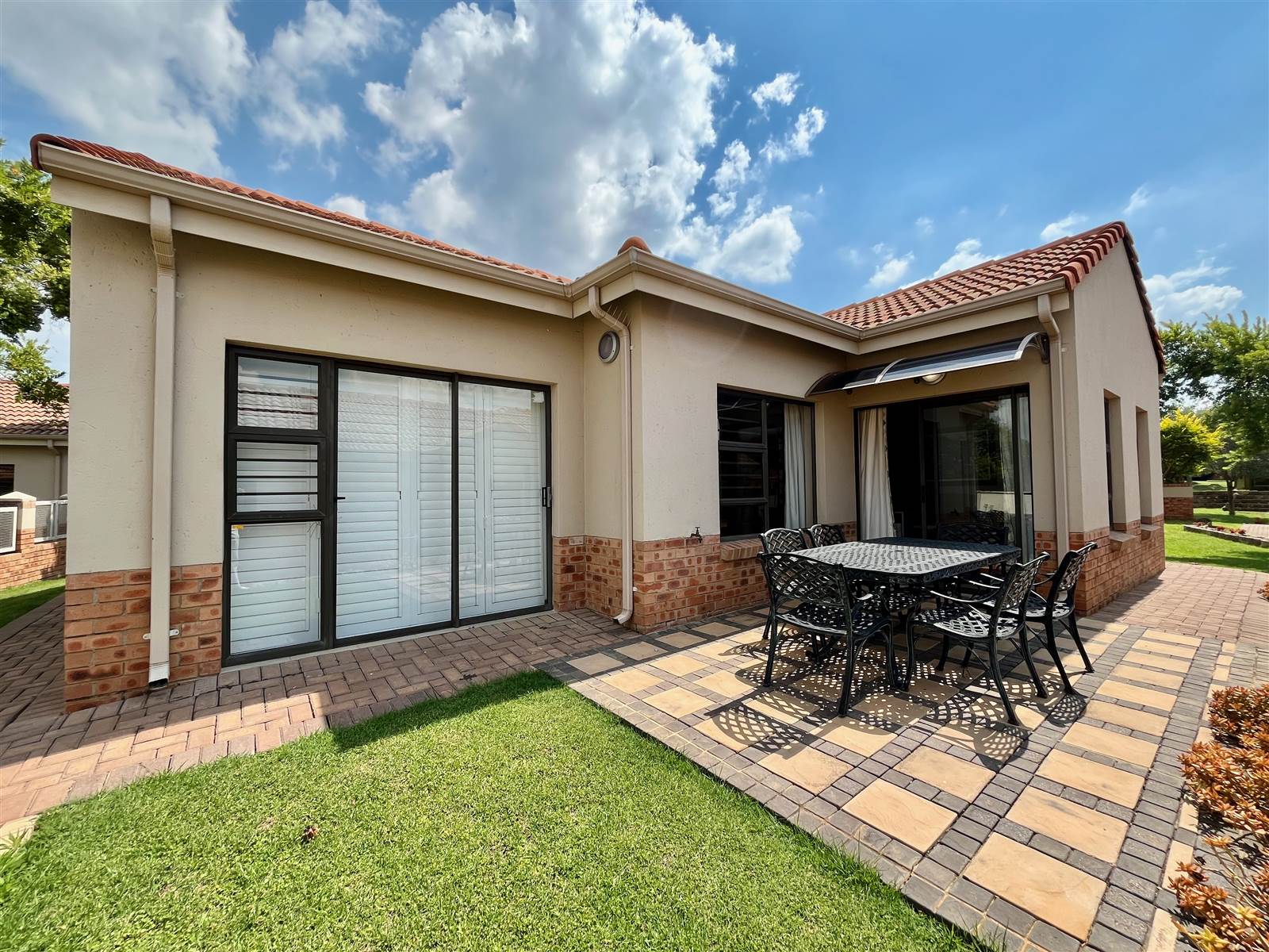 2 Bed House in Hazeldean (Silverlakes Surroundings) photo number 18