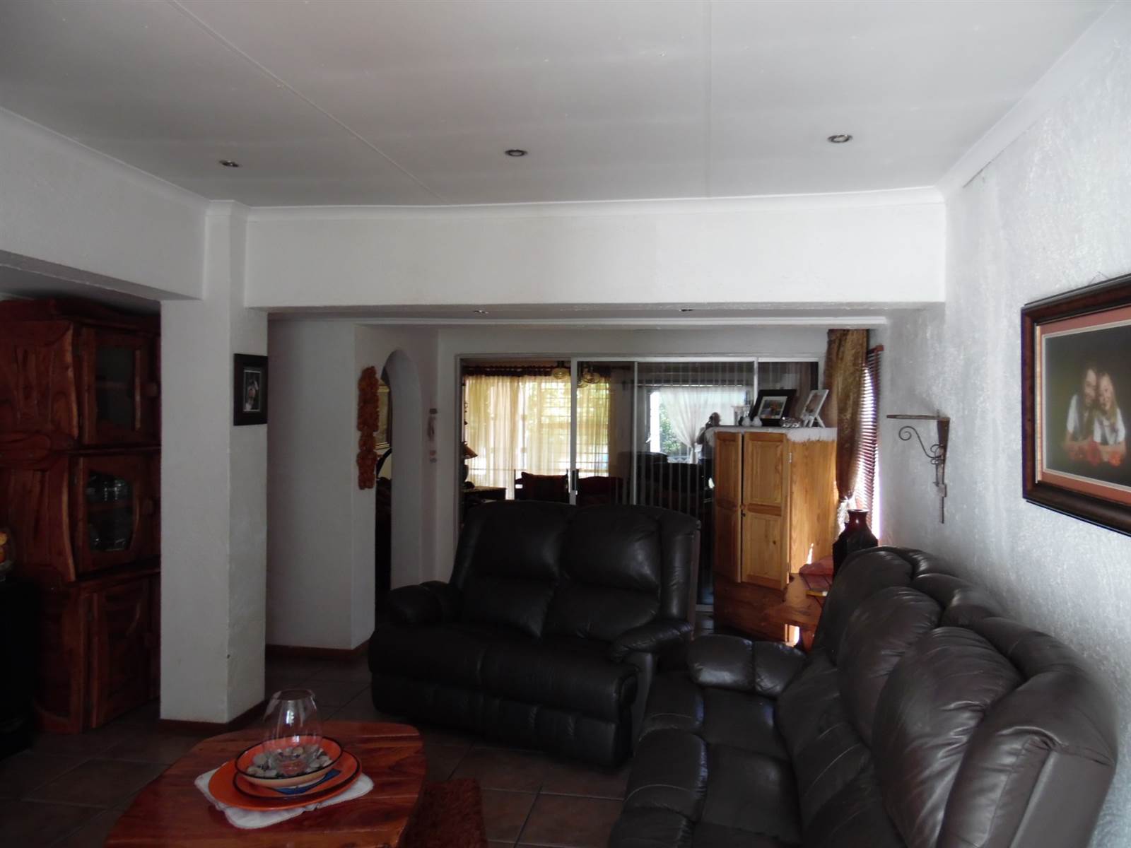 3 Bed House in Arcon Park photo number 5