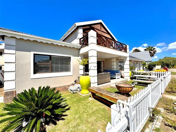 4 Bedroom House 4 Bedroom House