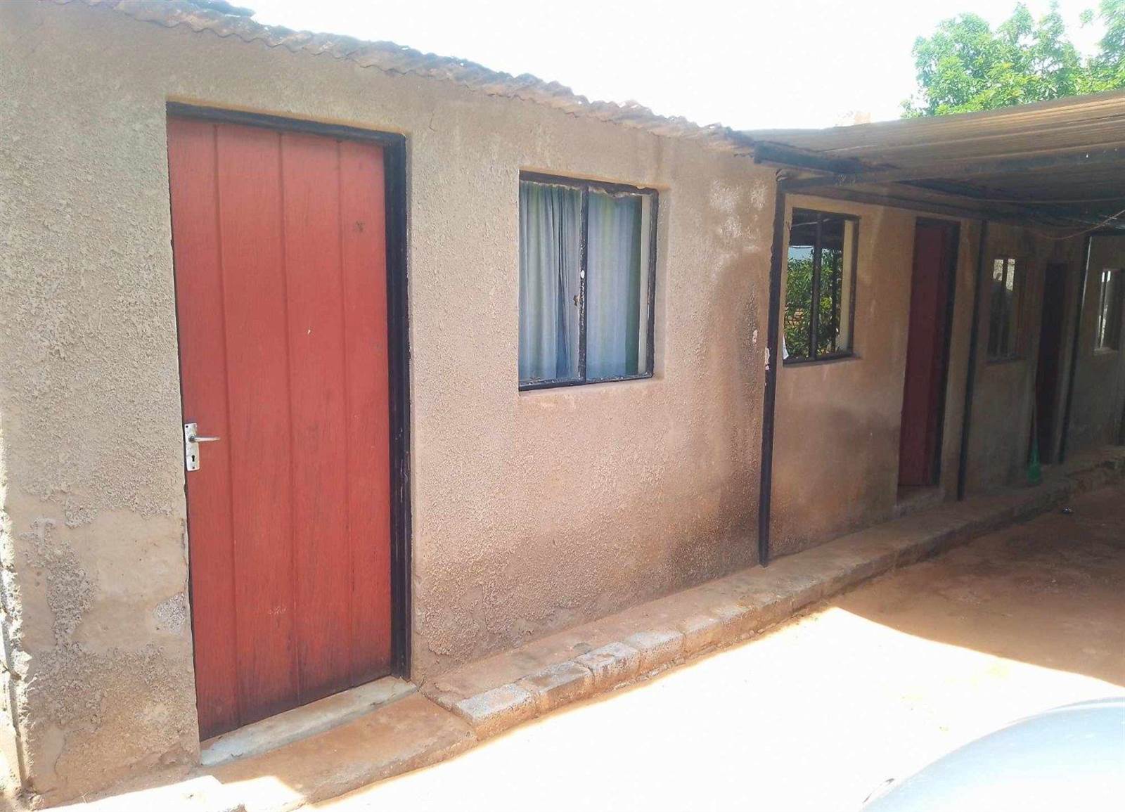 2 Bed House in Mamelodi East photo number 6