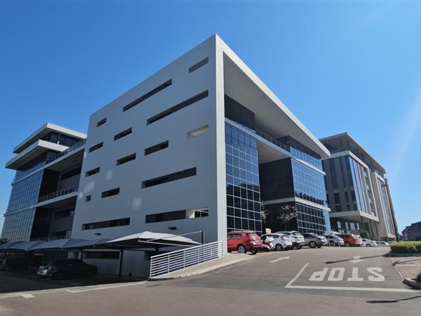 760  m² Commercial space