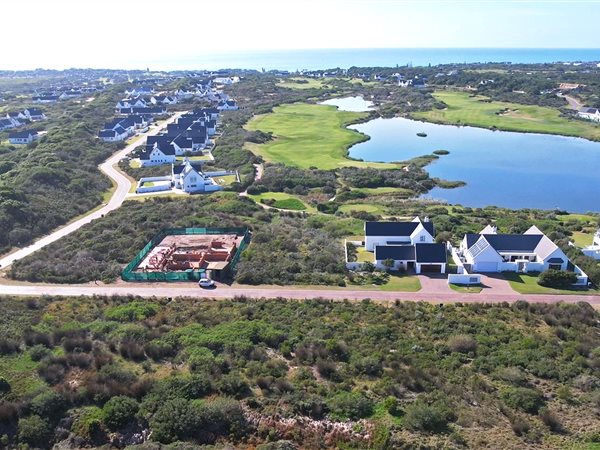 1120 m² Land available in St Francis Links