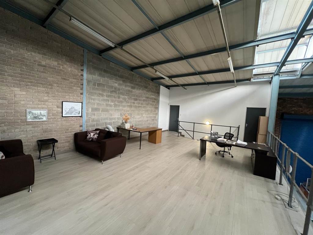 271  m² Industrial space in Strydompark photo number 10