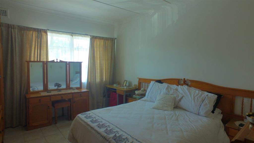 2 Bed Apartment in Westville photo number 2