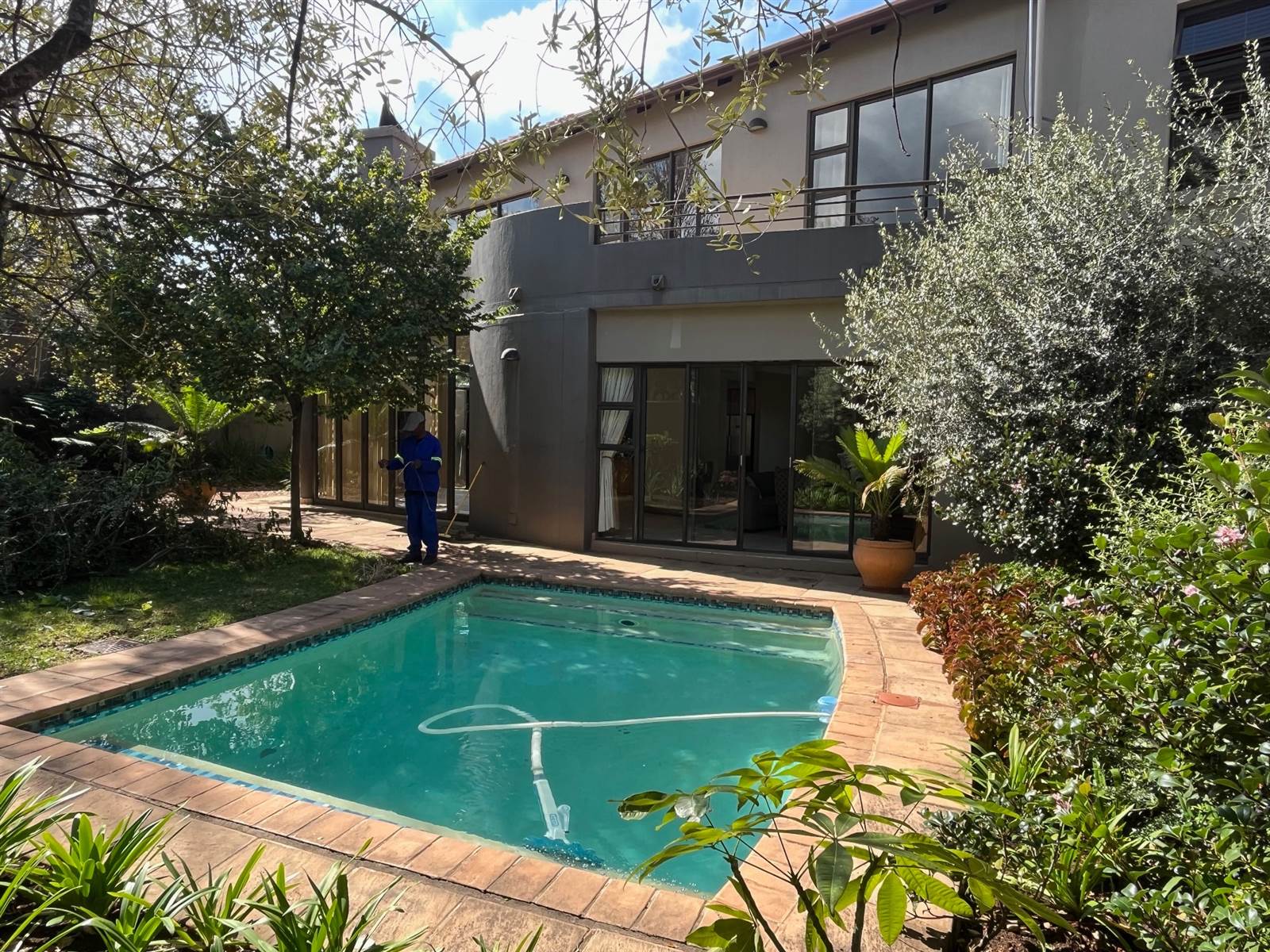 4 Bed House in Waterkloof Ridge photo number 23