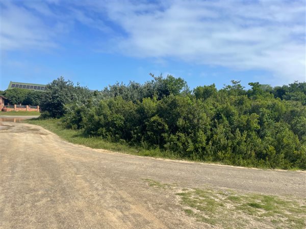 894 m² Land available in Cannon Rocks