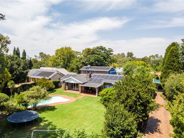 7 Bed House in Alphen Park