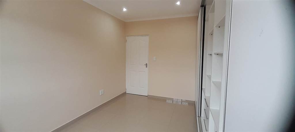 2 Bed Apartment in Malvern photo number 8