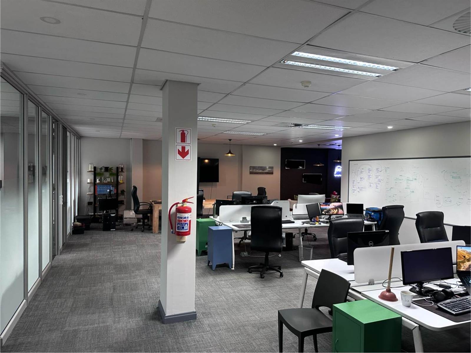 3000  m² Office Space in Menlyn photo number 2