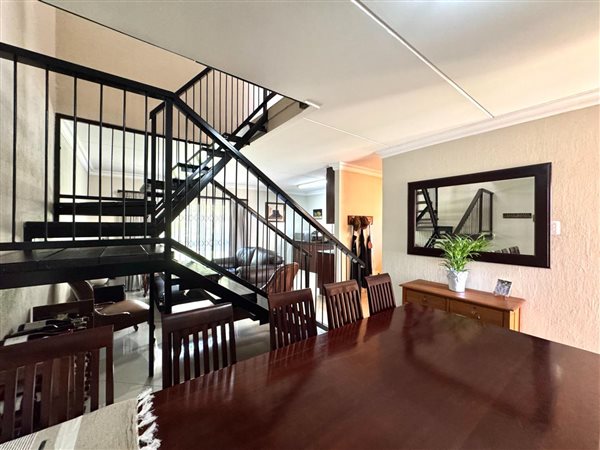 3 Bedroom Townhouse 3 Bedroom Townhouse