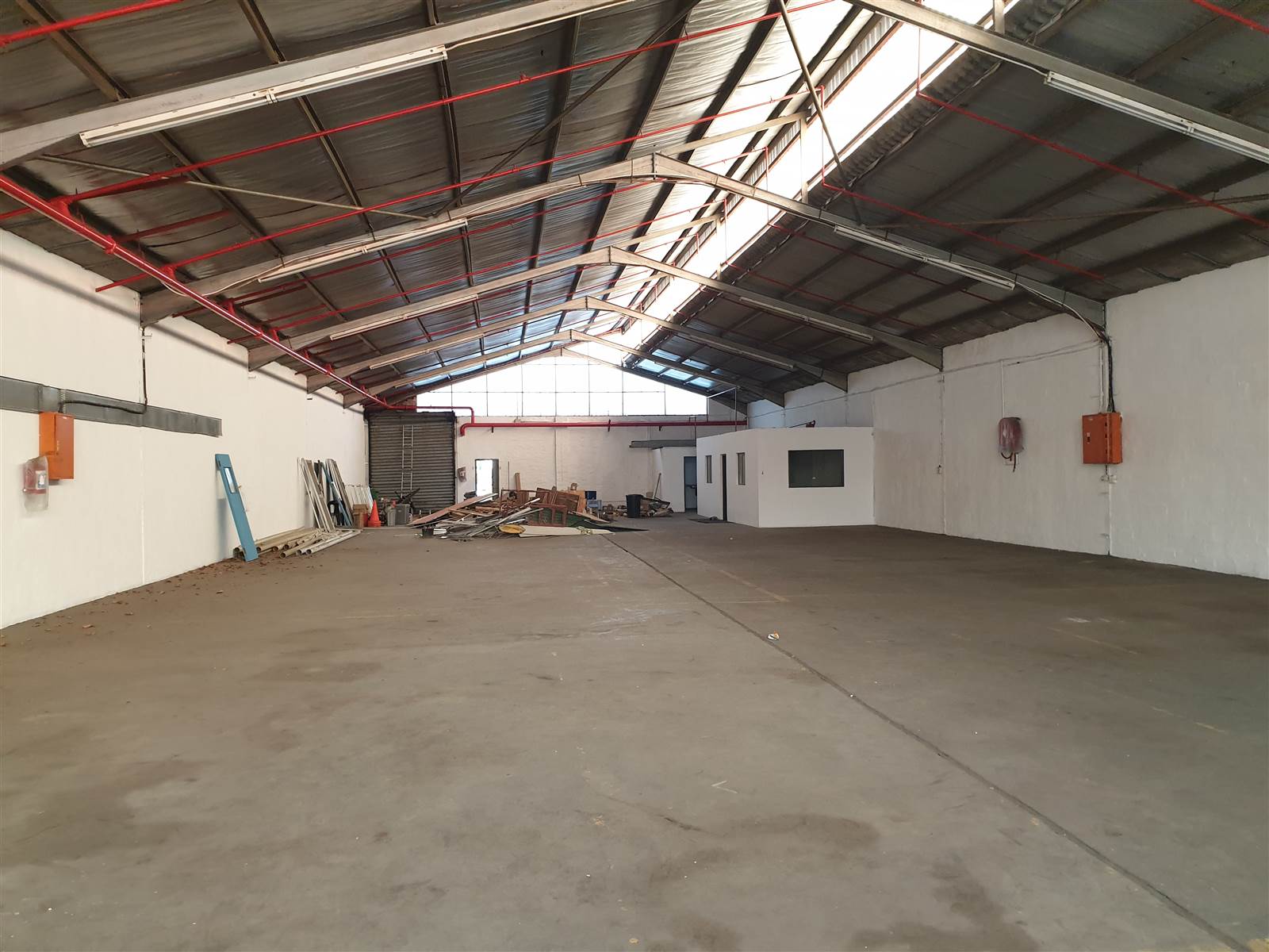 1315  m² Industrial space in New Germany photo number 1