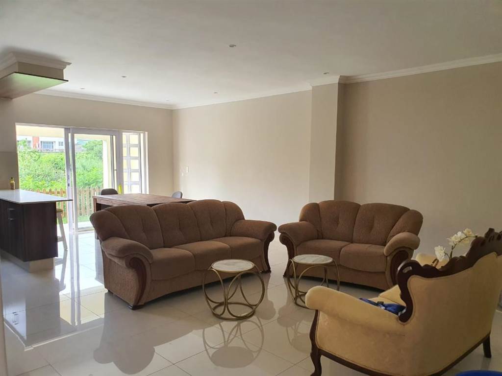 3 Bed Apartment in Mt Edgecombe photo number 3