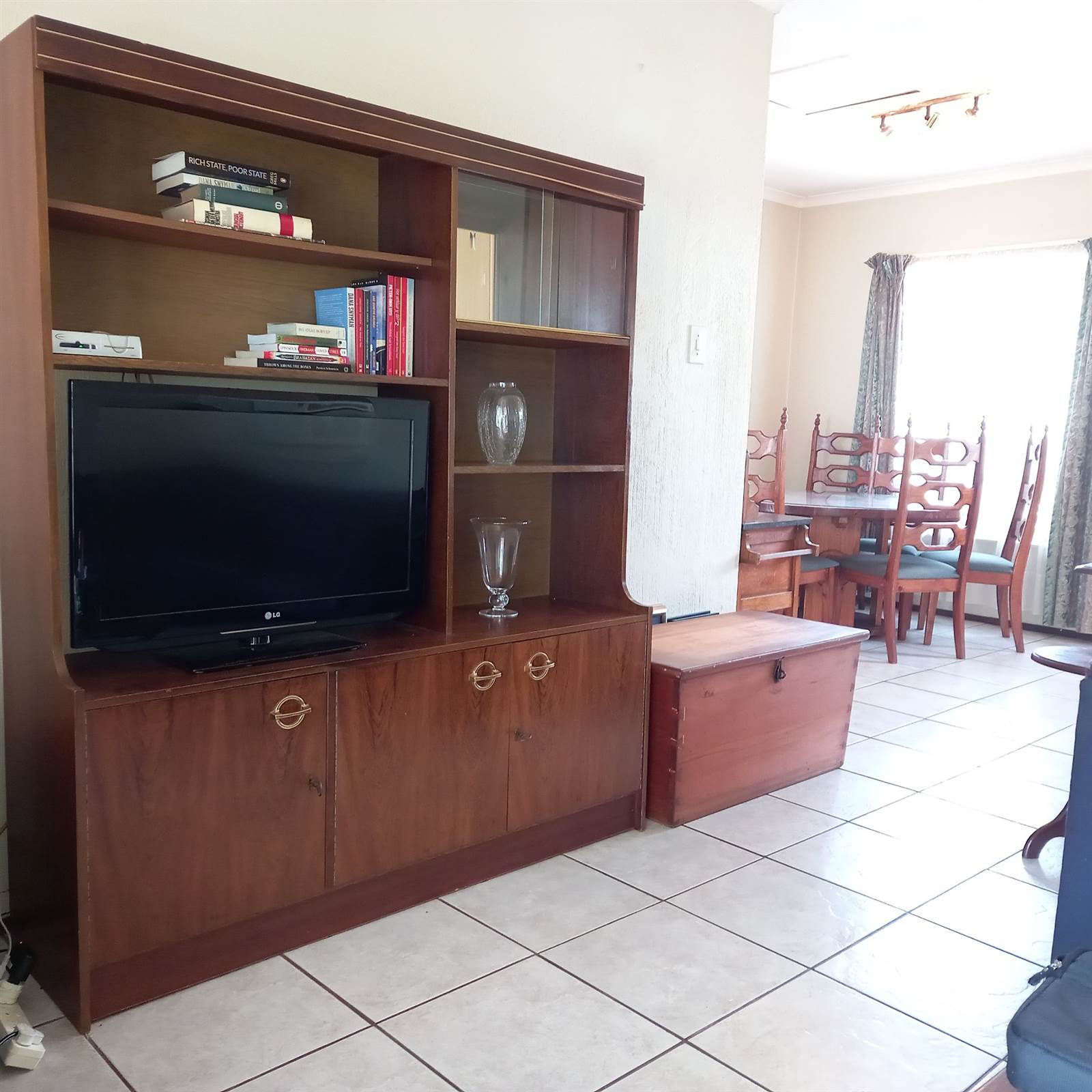 1 Bed Apartment in Garsfontein photo number 14