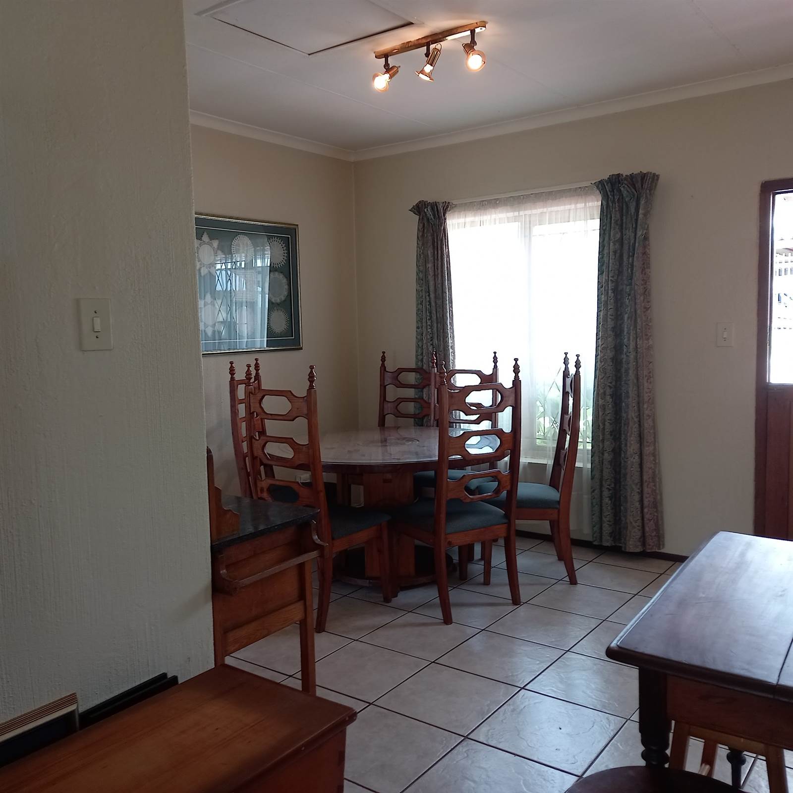 1 Bed Apartment in Garsfontein photo number 15