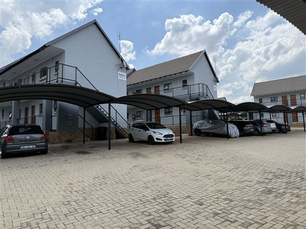 1 Bedroom Flat 1 Bedroom Flat