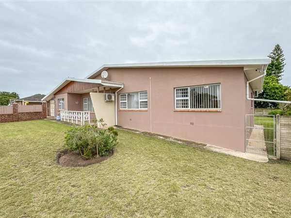 4 Bedroom House 4 Bedroom House