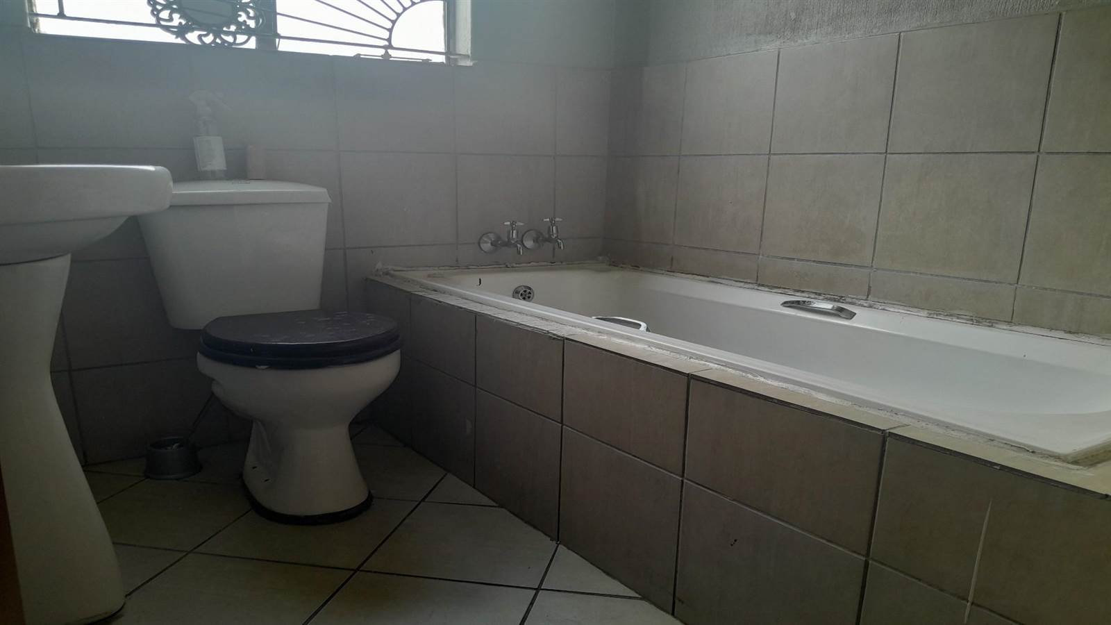 4 Bed House in Vereeniging photo number 14