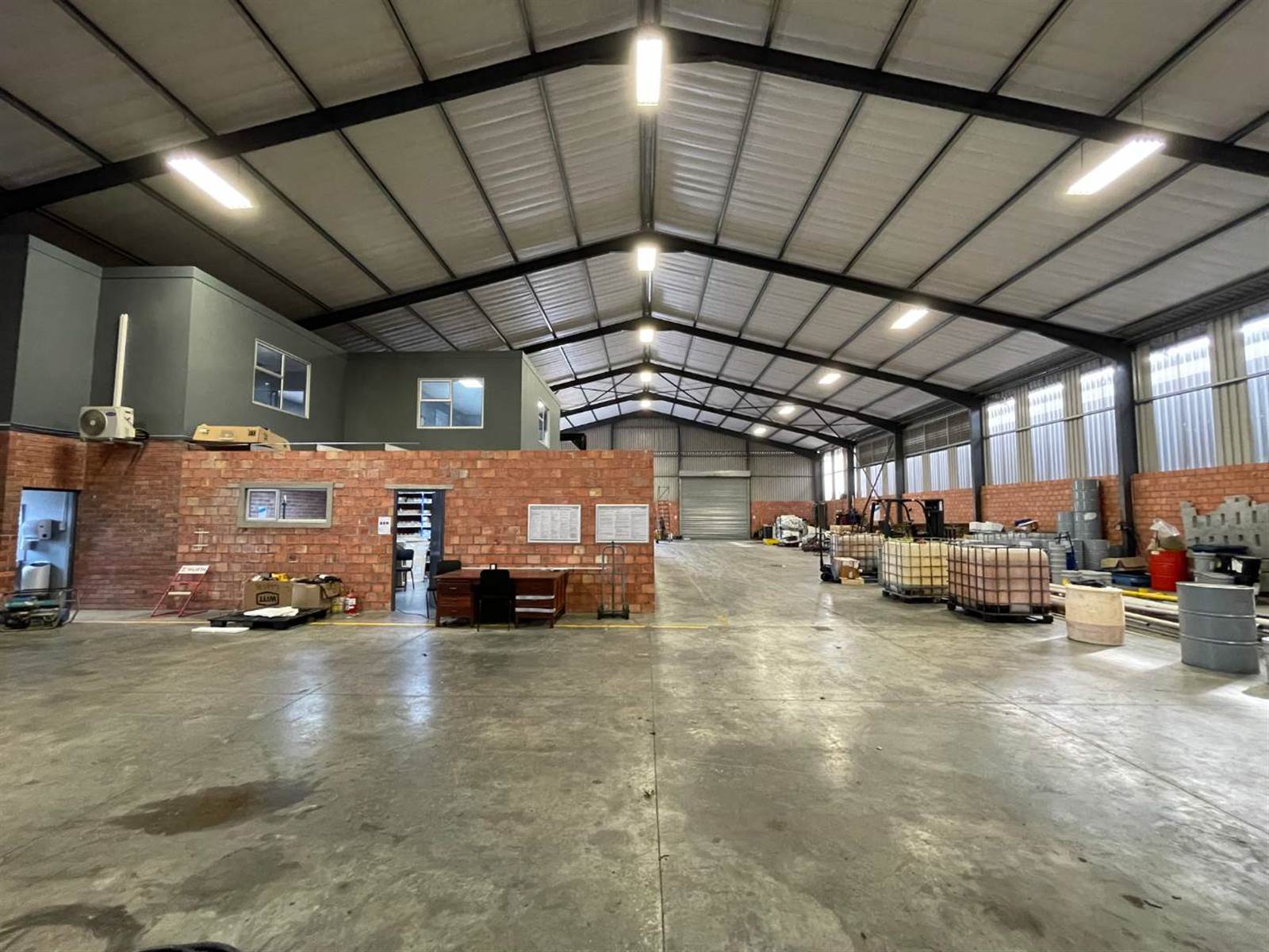 1128  m² Industrial space in Greenbushes photo number 1