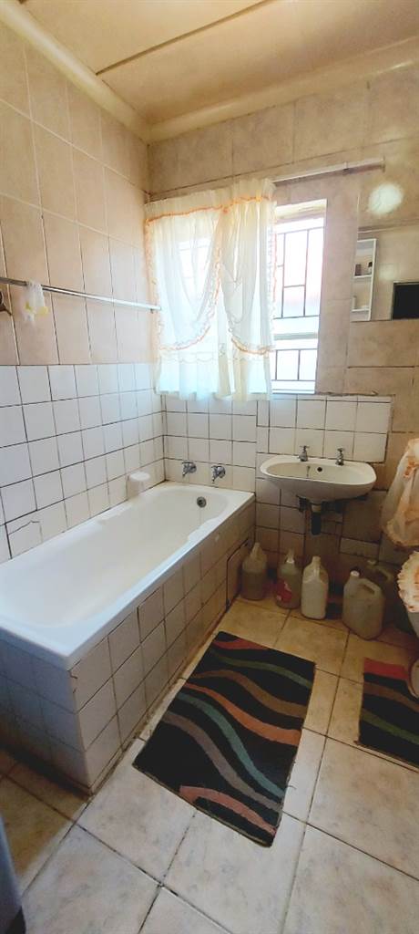 3 Bed House in Mmabatho unit 12 photo number 24