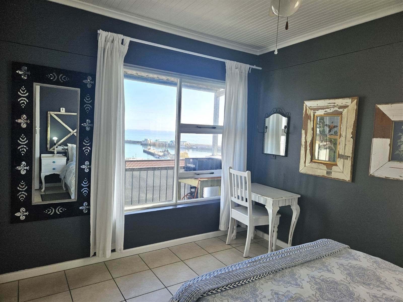 2 Bed Apartment in Mossel Bay Central photo number 13
