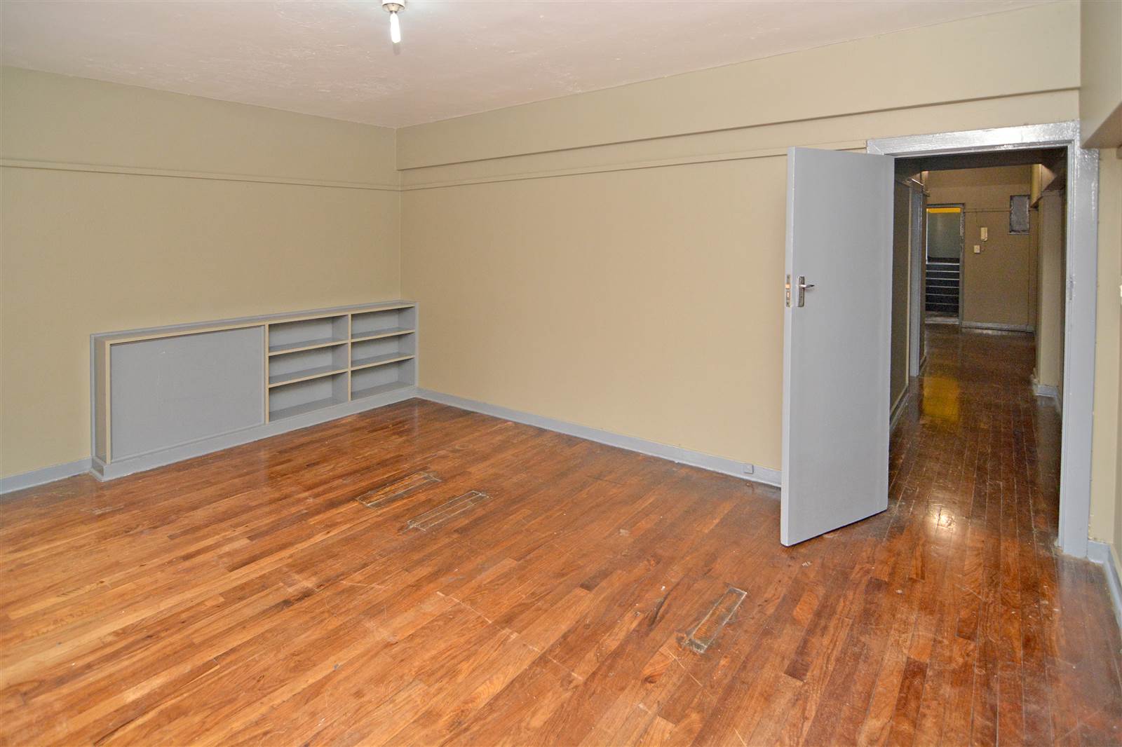 1 Bed Apartment in Hillbrow photo number 8