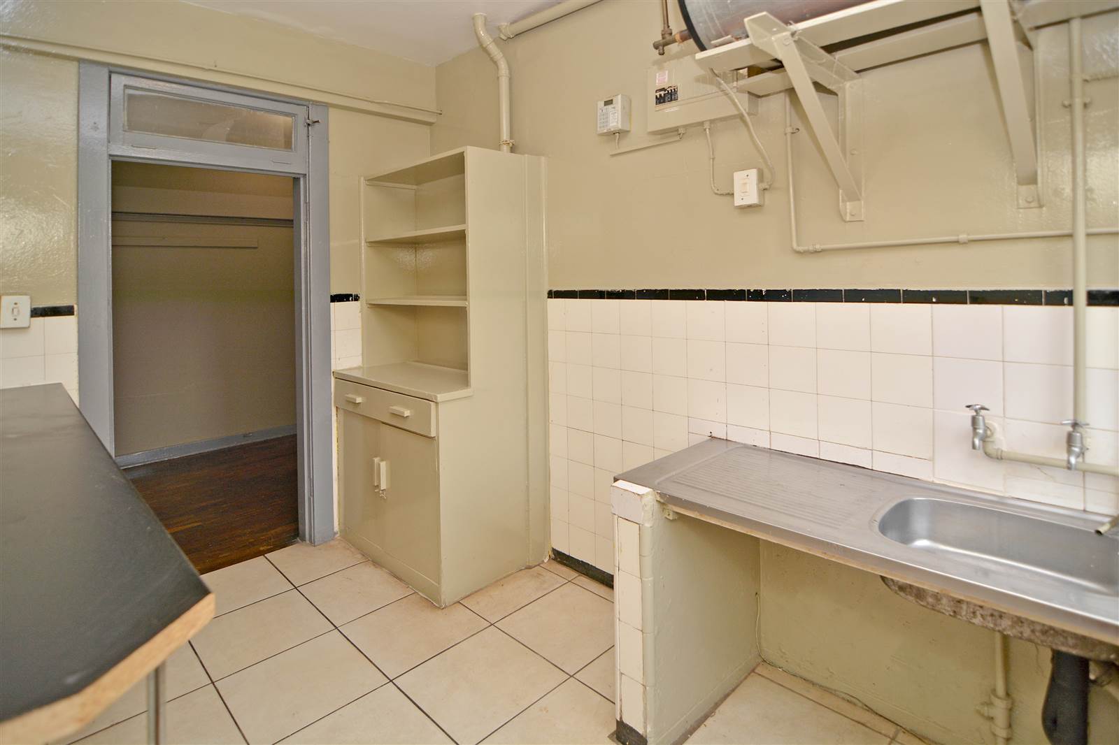 1 Bed Apartment in Hillbrow photo number 6
