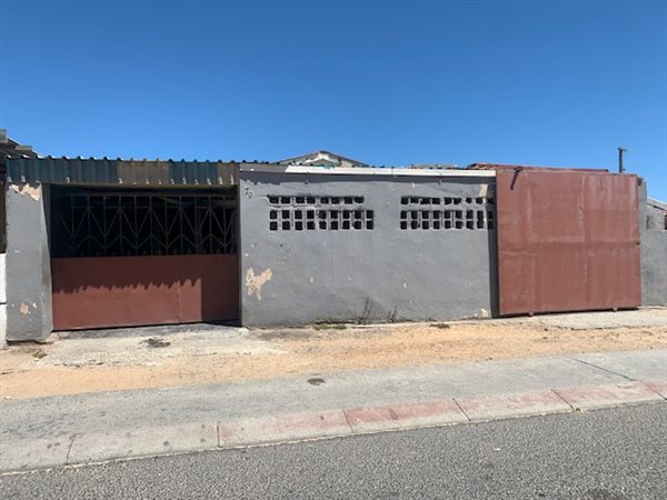 4 Bed House in Mitchells Plain Central