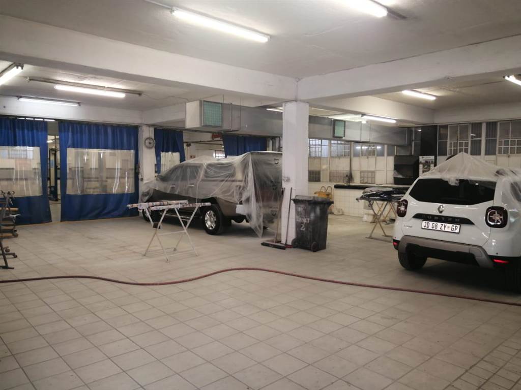 2500  m² Industrial space in Lenasia photo number 13