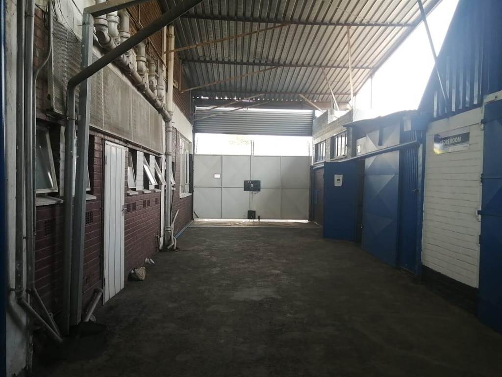 2500  m² Industrial space in Lenasia photo number 19