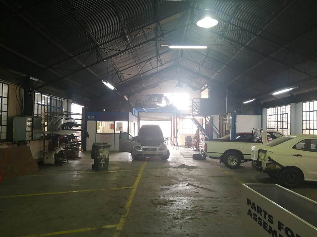 2500  m² Industrial space in Lenasia photo number 9