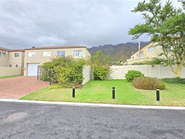 2 Bedroom Townhouse 2 Bedroom Townhouse
