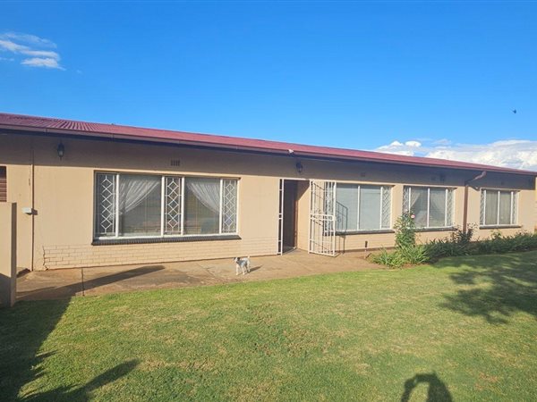 4 Bed House in Meyerton Central