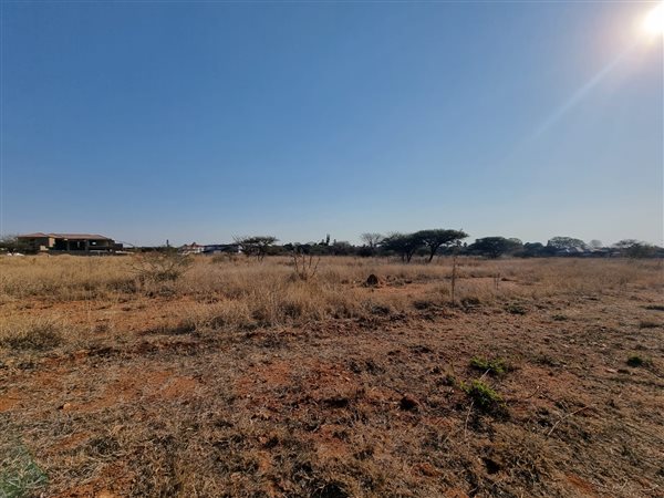 1551 m² Land available in Bendor