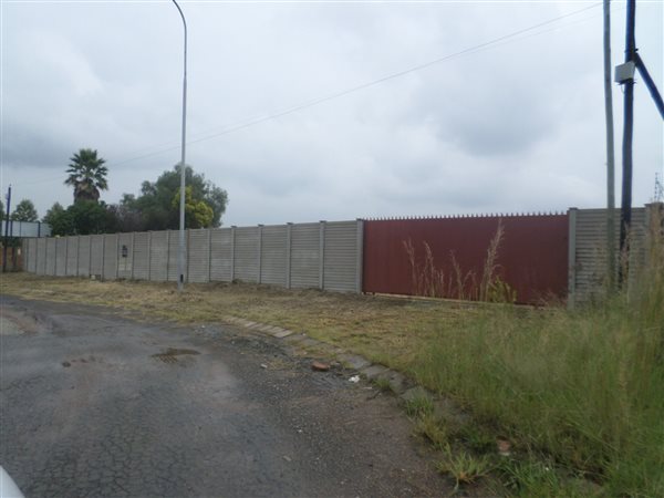 4 613 m² Land