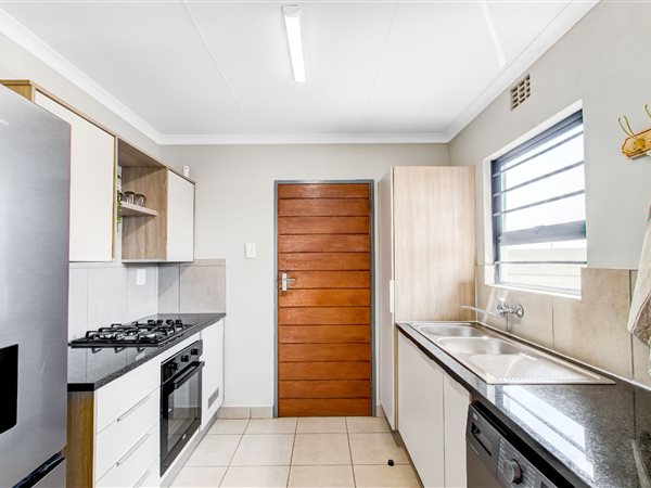 3 Bedroom Duplex 3 Bedroom Duplex